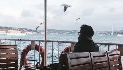 官方：索博战阿森纳攻入的任意球世界波当选英超8月最佳进球